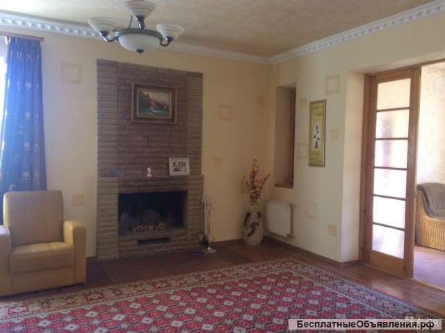 Дом 240 м² на участке 9 сот