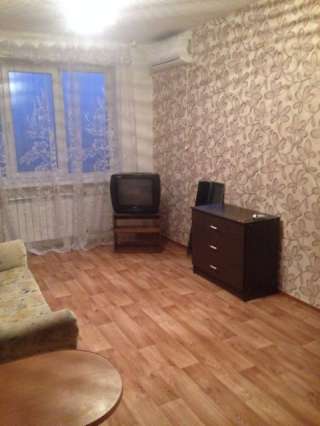 Сдам 2 ком гостинку около центрального рынка