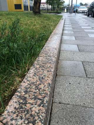 Бордюр Склад на Урале и в Москве