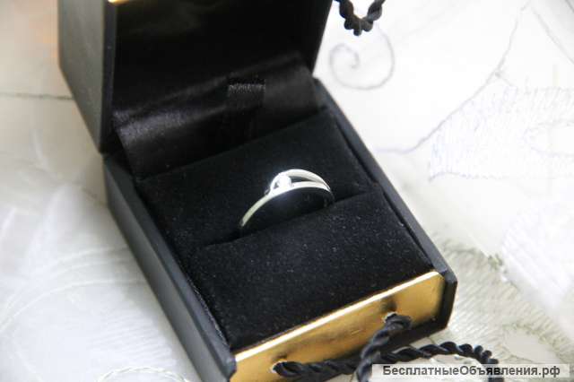 Кольцо из белого золота с бриллиантом (возможен торг)