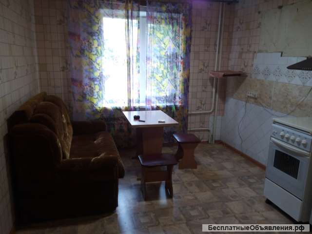 1-ю кв. улучшенной планировки в р-не Детской поликлиники.