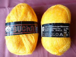 Пряжа ярко-жёлтого цвета для вязания