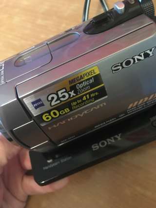 Видеокамеру Sony
