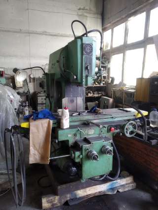 Вертикально фрезерный станок 6Р12