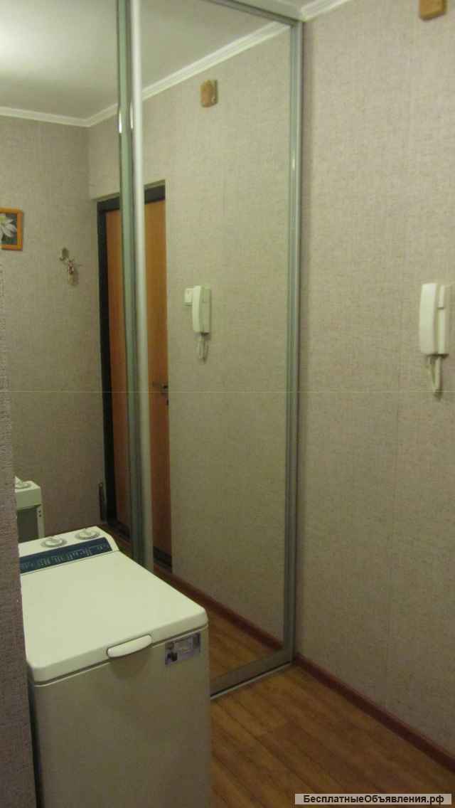 1 комн. кв-ру, п. Чкалова, ул. Вятская, 7/9п; 31/17/6 Цена 1700000