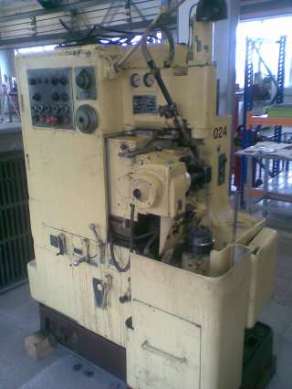 Полуавтомат зубофрезерный вертикальный повышенной точности 5К301П