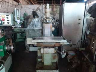 Универсально-фрезерный станок 676П