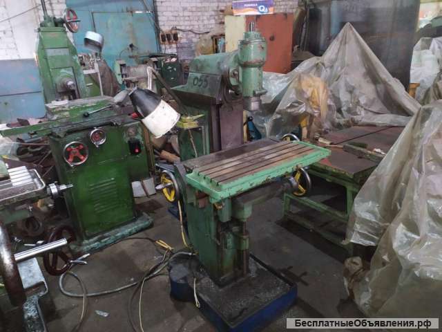 Универсально-фрезерный станок 6В75