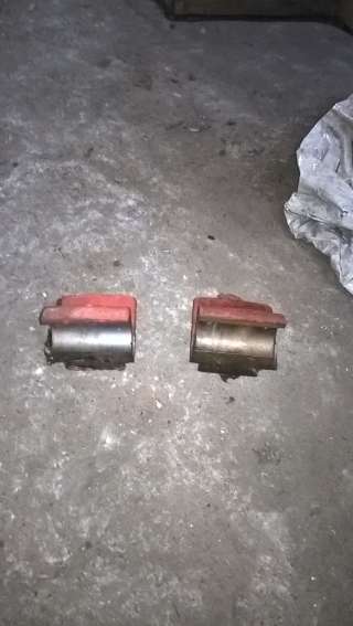 Кронштейн зажима маточной гайки. Комплект