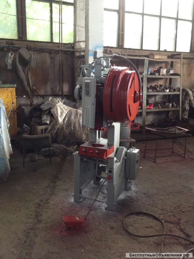 Пресс однокривошипный наклоняемый КД2320