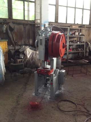 Пресс однокривошипный наклоняемый КД2320