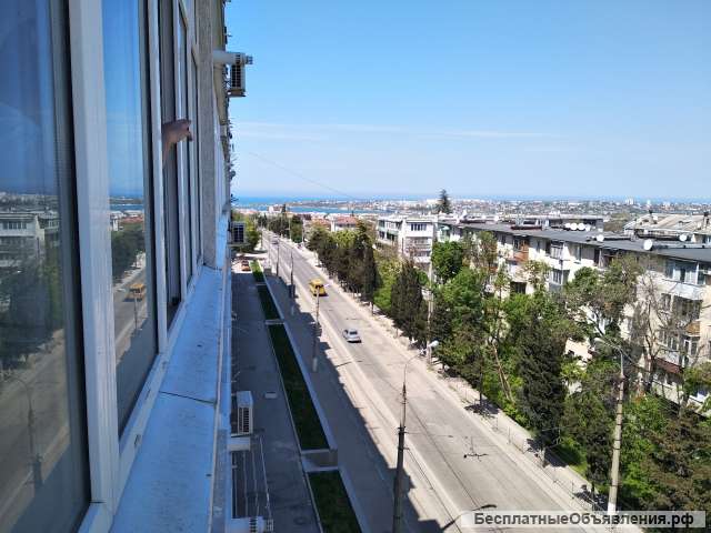 Крупногабаритную двухкомнатную квартиру