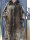 Шуба из мутона коричневая