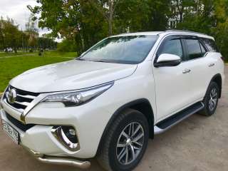 Аренда авто VIP класса (внедорожник) с водителем