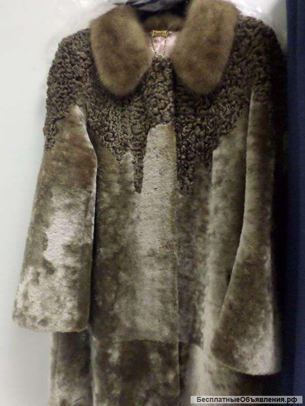 Шуба мутон плечи каракуль ворот норка