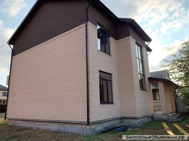 Новый красивый современный кирпичный дом в ближайшем пригороде Анапы
