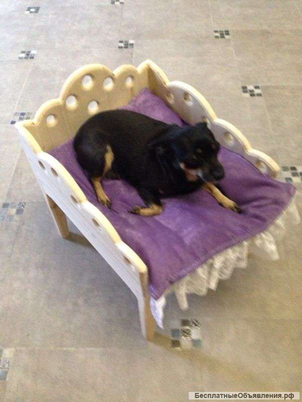 Плотник изготовит из дерева столы,стулья и любой ваш заказ