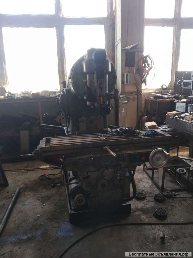 Вертикально фрезерный станок 6М12