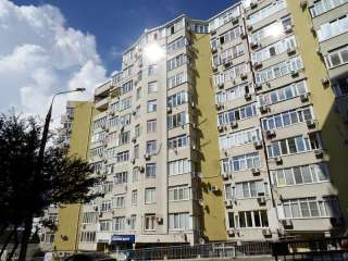 Обменяю 3-х комн. кв. в г. Геленджик. от моря 500 м.