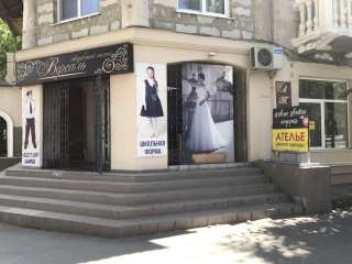 Сдается помещение 77 м2 центр города. Первая линия, первый этаж.