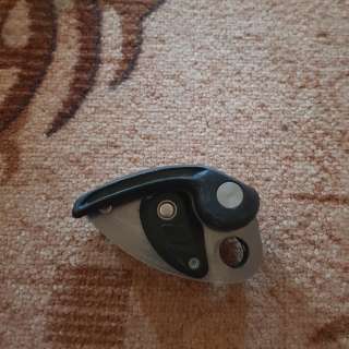 Альпиниское спусковое снаряжения фирмы petzl