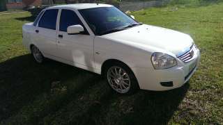 Приору немного битая