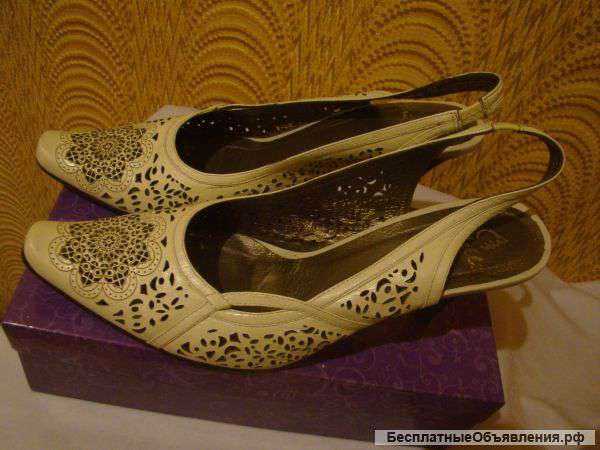 Туфли светло бежевые