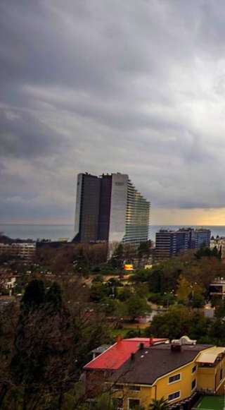 Квартиру в сталинке. Самый центр Сочи. Собственник