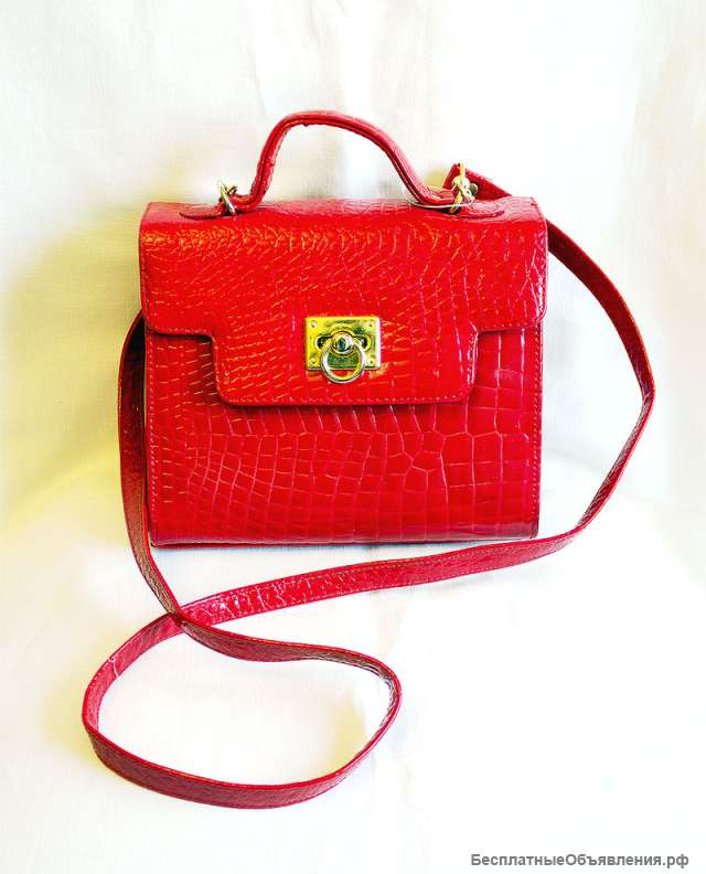 Новая импортная лаковая красная женская сумка
