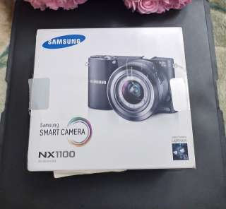 Беззеркальный фотоаппарат Samsung NX1100