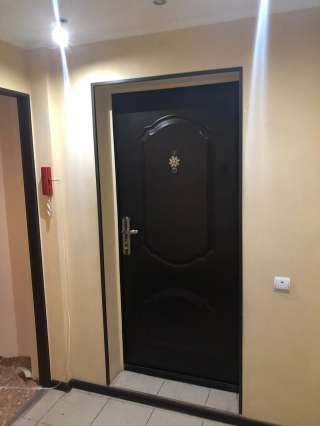 Трёхкомнатную квартиру в Железнодорожном районе города Красноярска