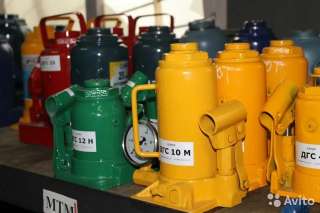 Домкрат с манометром