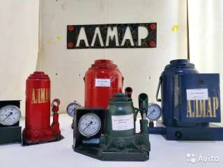 Домкрат с измерительным прибором