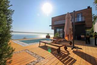 Коттедж Хай-тек с панорамным видом на море
