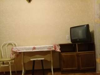 Сдам комнату на длительный срок в Железнодорожном районе по ул. Дзержинского 13а