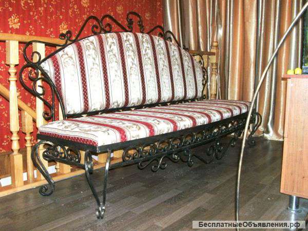 Кованый диван, пуфик