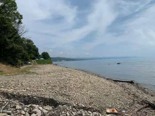 80 соток на берегу в собственности