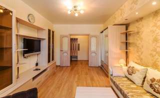 Сдаю 1-комнатную вторичку 42.0 м²