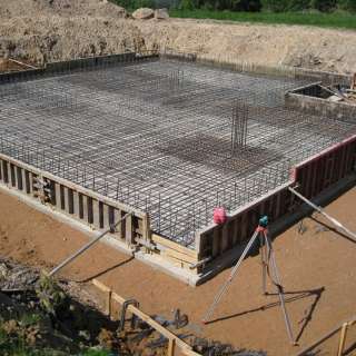 Рабочие на монолит