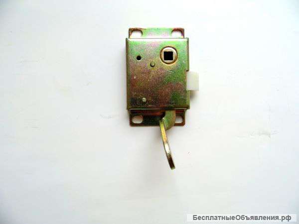 Замок накладной 61x100мм с ручкой