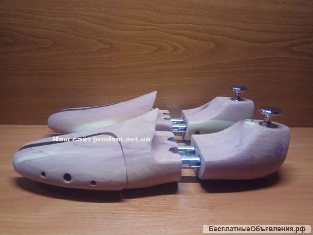 Изготовлены из необработанного, неокрашенного кедрового дерева, поглощают влагу изнутри обуви
