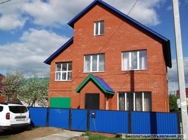 Трехэтажный жилой дом