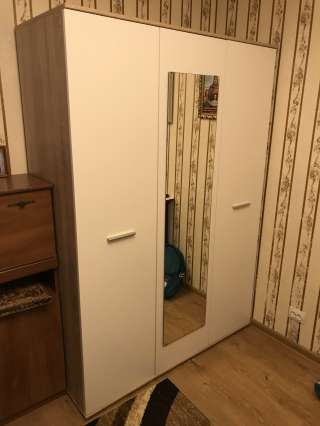 Шкаф трёхдверный