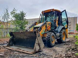 JCB 3CX б/у экскаватор-погрузчик 2010 года