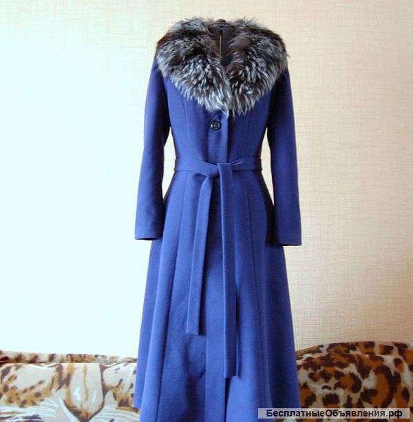 Отдам бесплатно несколько новых пальто