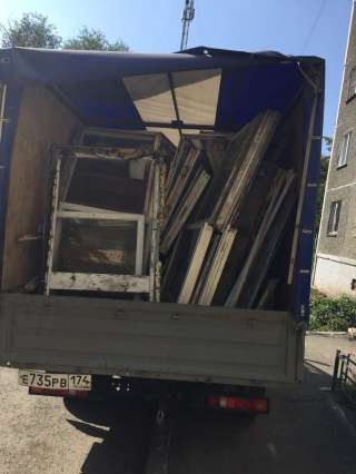 Вывоз старых окон дешево