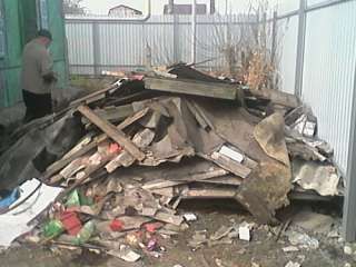 Уборка мусора на участке недорого