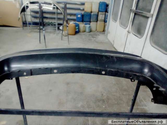 Передний бампер