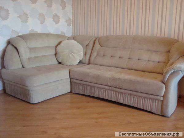 Угловой разборный диван в хорошем состоянии (самовывоз )