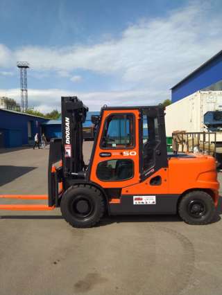 Вилочный погрузчик Doosan D50SC